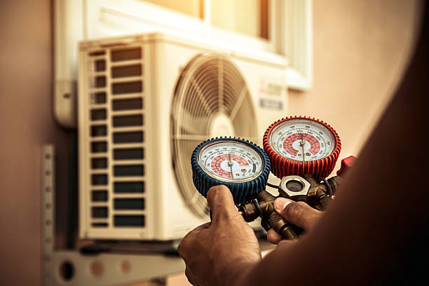 Professional Ductwork Repair technician working in Quitman, MS